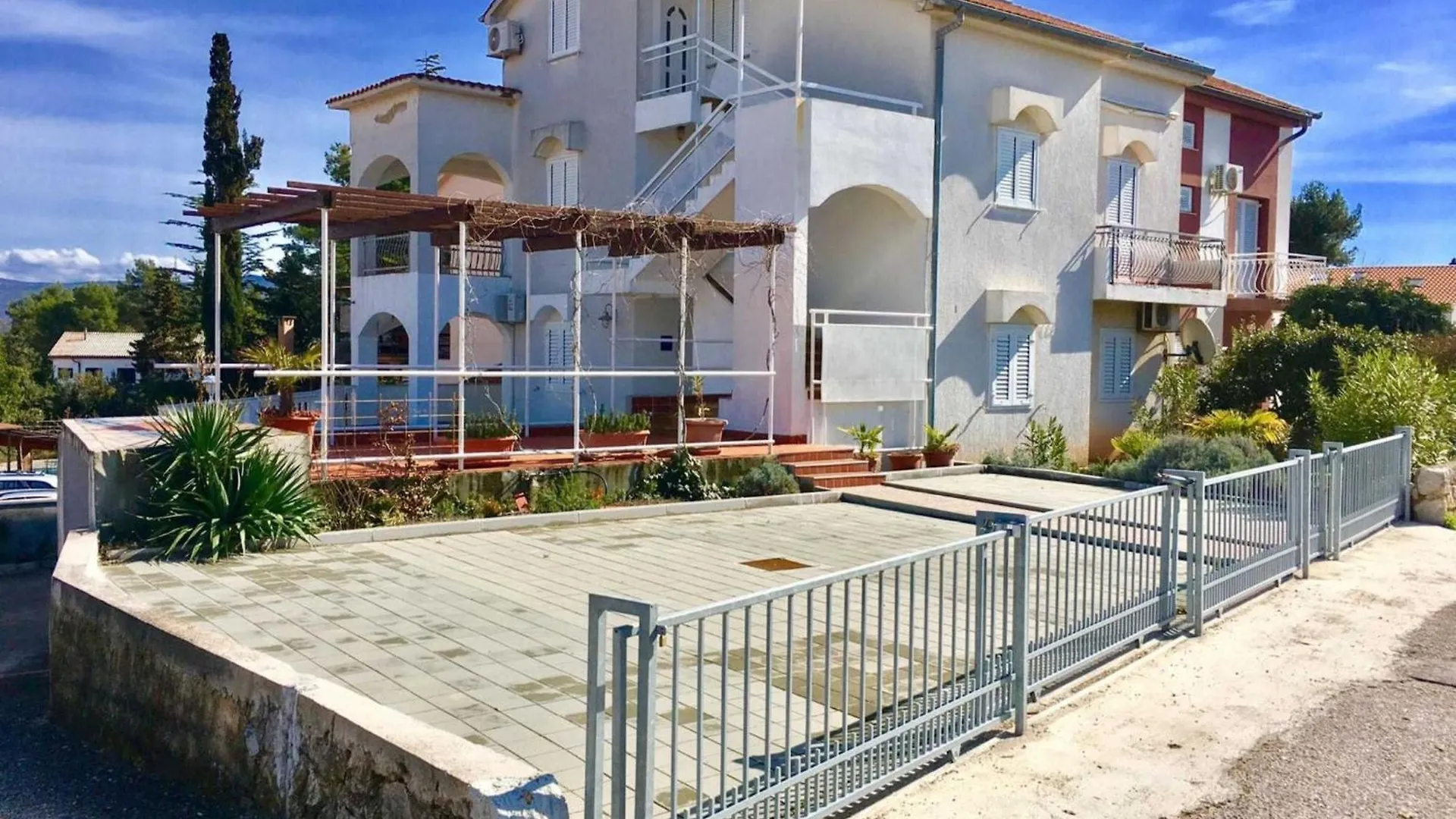 Bright Krk Apartment With Balcony And Beach Proximity - One Bedroom Apartment Krk Town
